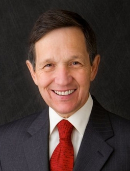 DENNIS KUCINICH Stands by His Liberal Agenda and Calls on Barack ...