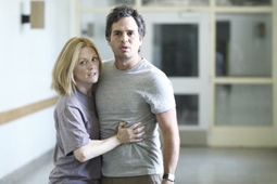 Julianne Moore & Mark Ruffalo in Blindness