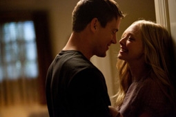 Channing Tatum & Amanda Seyfried in Dear John