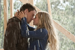 Channing Tatum & Amanda Seyfried in Dear John