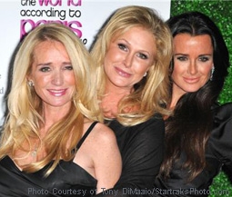 Sisters Kim Richards, Kathy Hilton & Kyle Richards