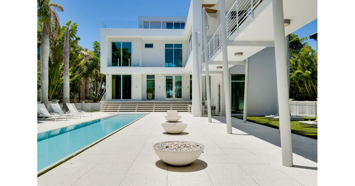 Seaside Living Group at Re/Max Platinum Realty Announces the Closing of The Picture Frame House - Vimarsana News