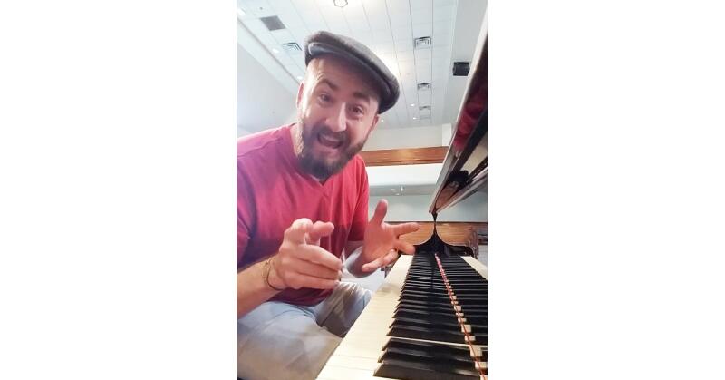 Jazz Pianist Goes Viral Teaching Iconic Hit - Vimarsana News