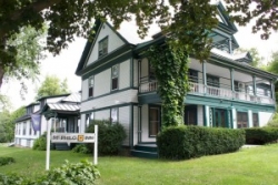 Mt. Philo Inn Opens to Weekend Visitors