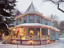 Holiday Shop, Stop and Stay Discounts and Gift Certificate Value-Added Specials at Colorado Springs' Holden House 1902 Bed & Breakfast Inn