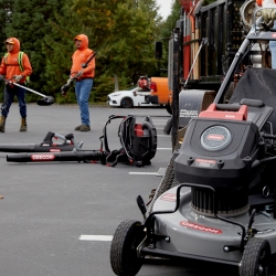 Oregon 120V Professional Series(TM) Grows with 21" Mower & Handheld Blower