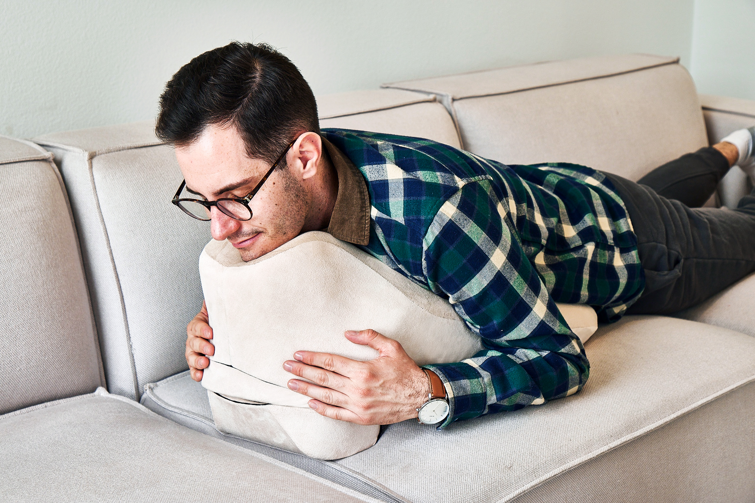 Prone Cushion, the Comfort Device Built from the Ground Up, Dedicated to Support Lying Down, Now Live on Kickstarter