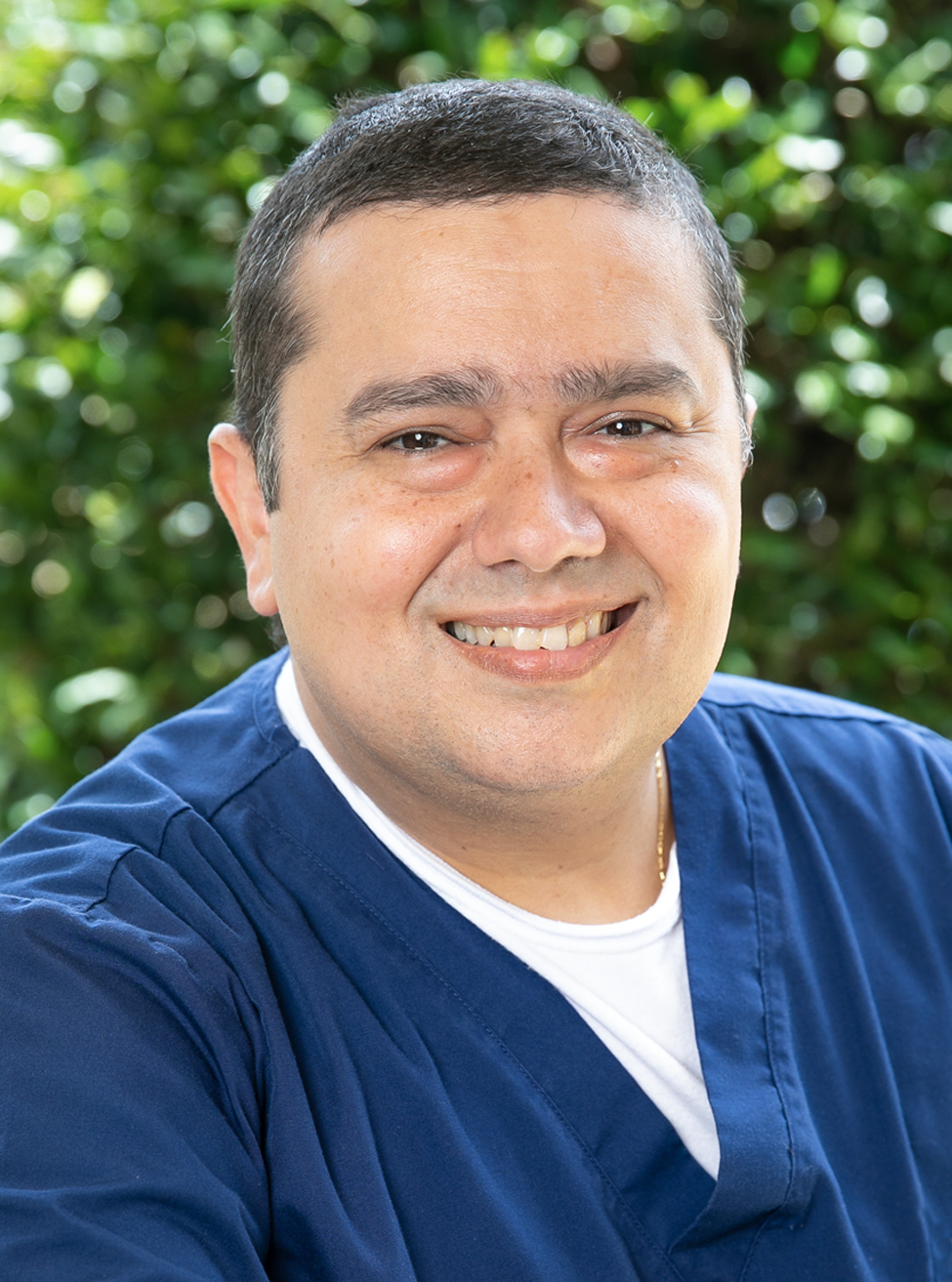 Dr. Jayme A. Oliveira Filho, D.D.S., FAGD, FICOI is Honored by the Top 100 Doctors as the 2022 Dentist of the Year in the State of Virginia