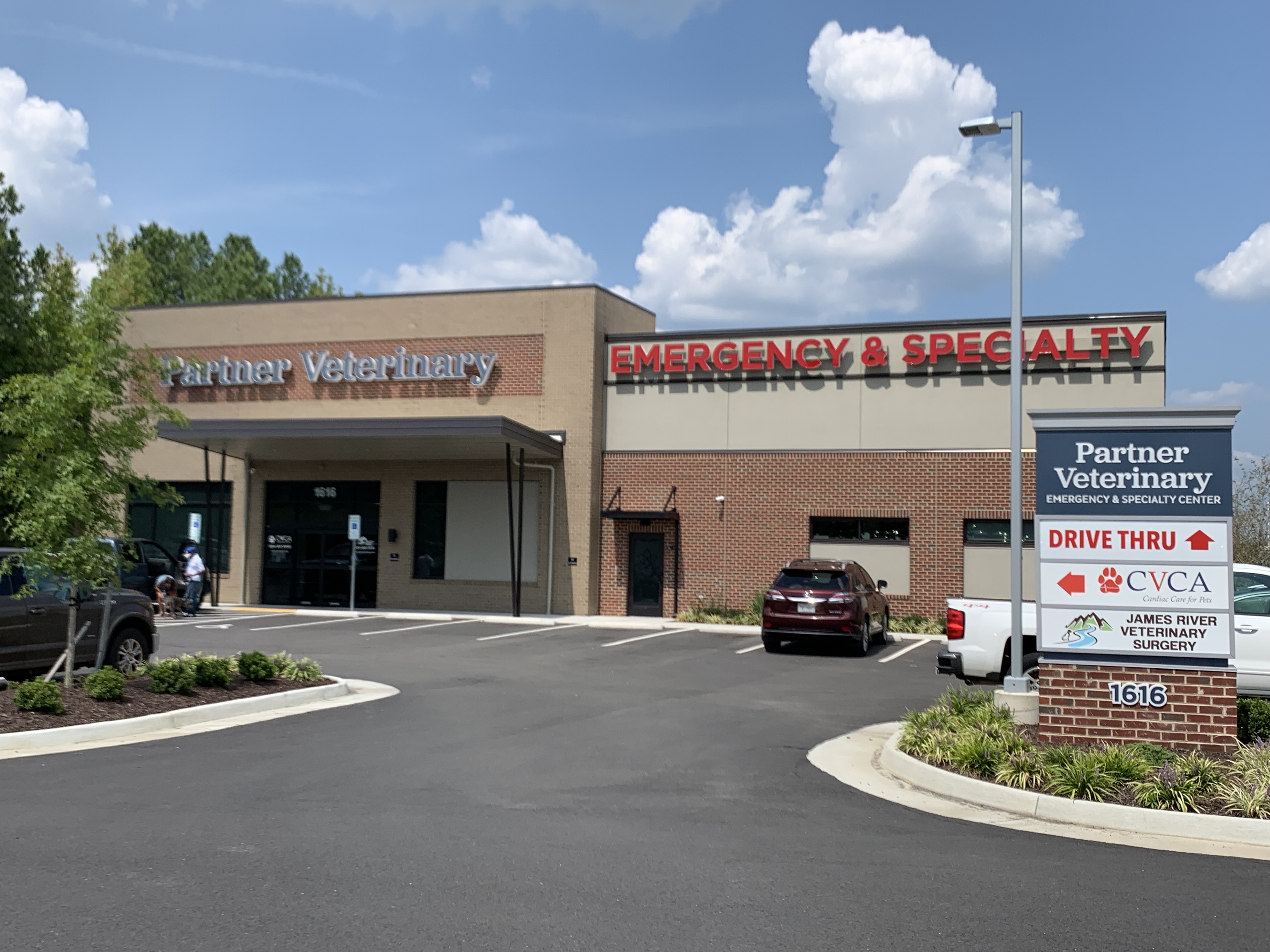 Partner Veterinary Emergency & Specialty Center Celebrates One Year of Groundbreaking Care in Richmond