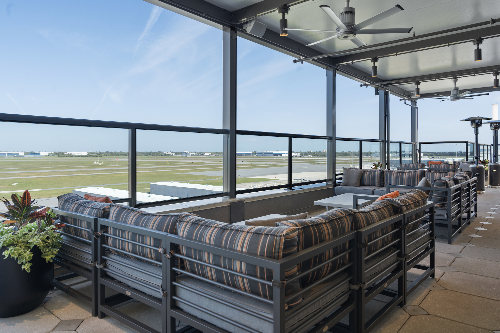 Runway Rooftop Bar & Grill Hosts Grand Opening Celebration
