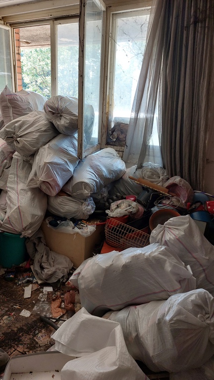 Discreet Clean Commits to Educating Care Providers on the Differences Between Hoarding and Squalor