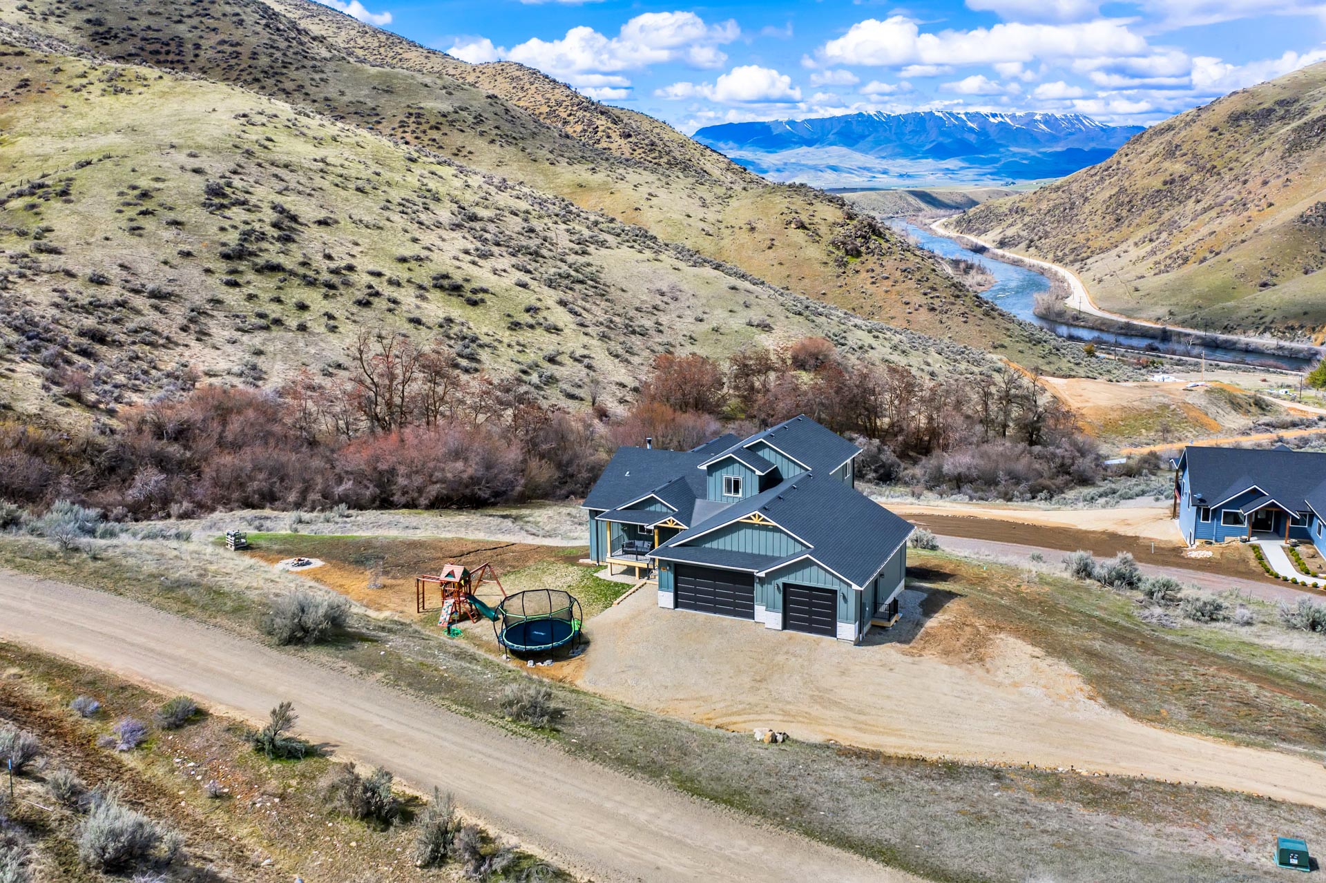Modern Comfort Meets Outdoor Adventure in Horseshoe Bend, Idaho Near Boise