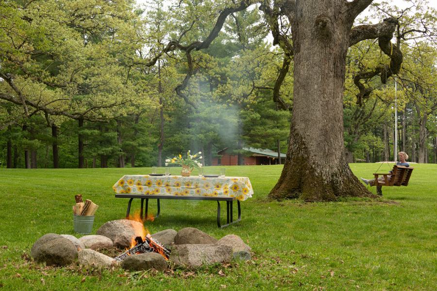Unplugged & Rooted: Kishauwau Cabins Offers a Nostalgic Digital Detox in the Illinois Woods