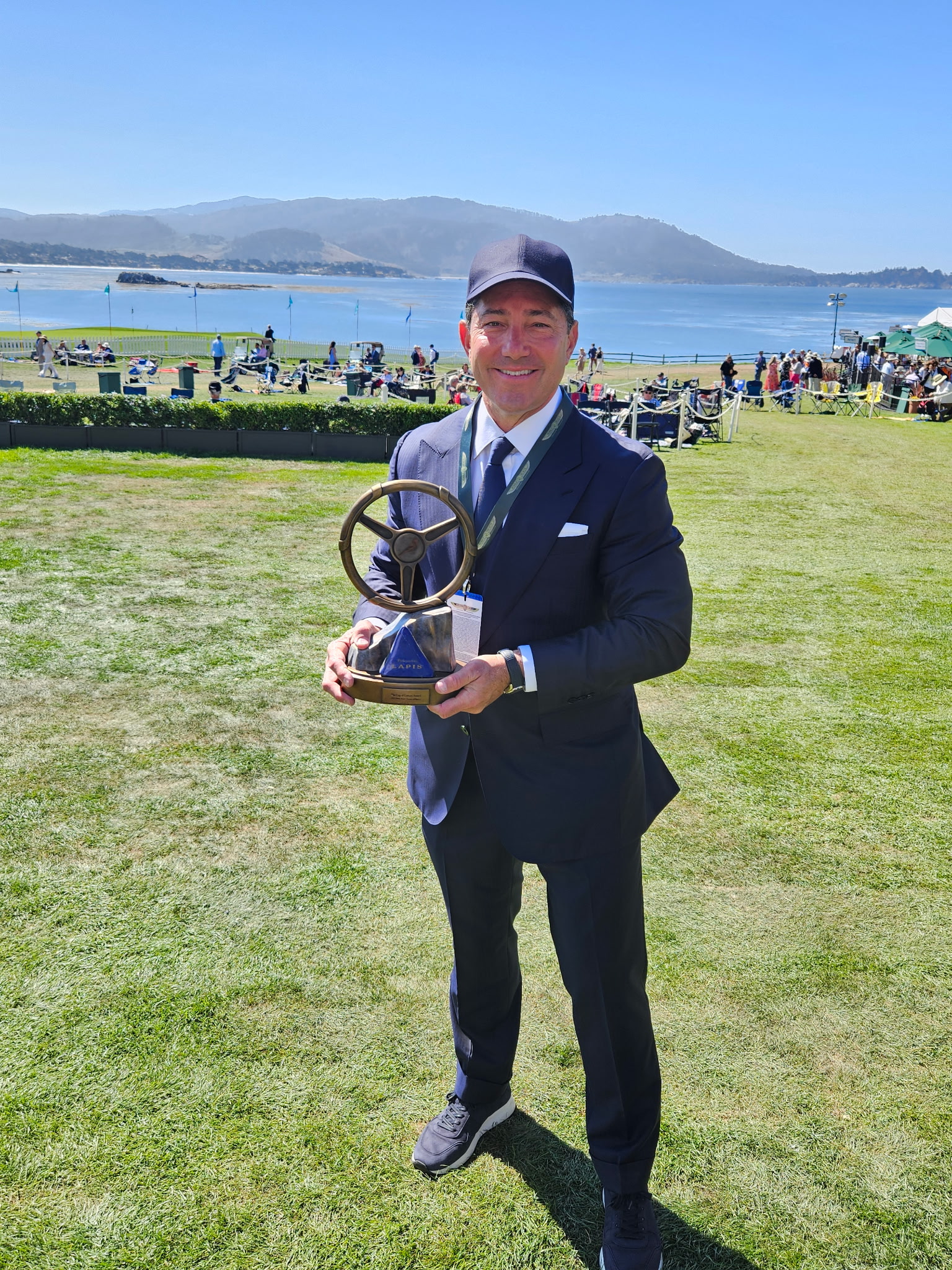 LAPIS® CEO Todd Blue Presents The Lap of Luxury Award at 2025 Pebble Beach Concours d’Elegance