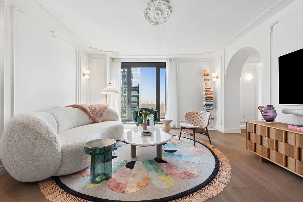 Sporn Group Unveils a Digitally-Driven Luxury Offering at Residence 39L