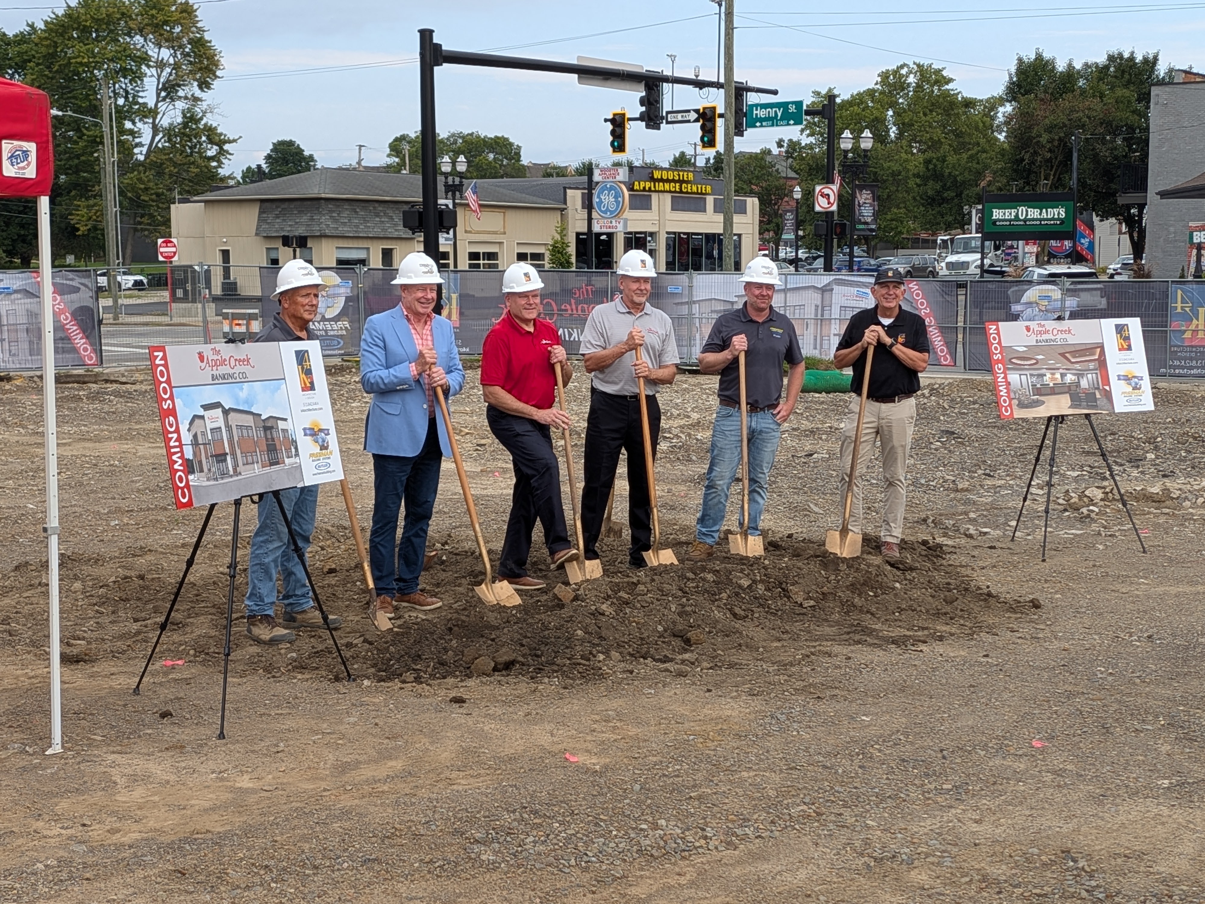 Freeman Building Systems Breaks Ground with The Apple Creek Banking Company