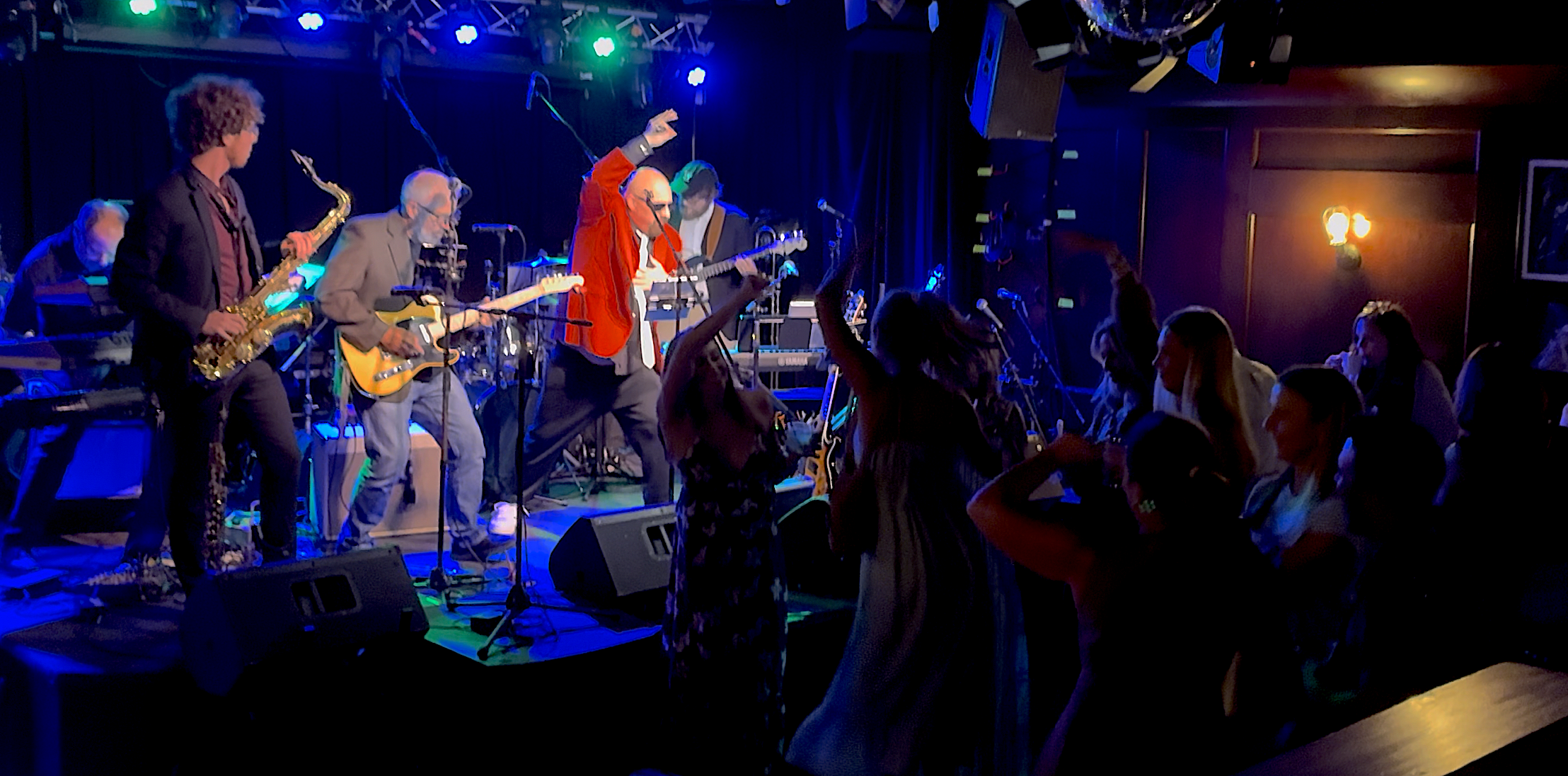Bride-to-be Steals the Show at a Billy Joel Tribute, Crowd Goes Wild