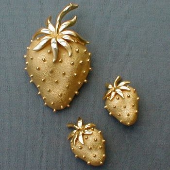 Crown Trifari Strawberry Pin and Earrings Image