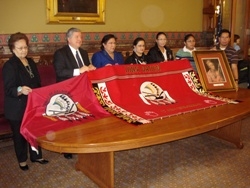 Ioway Tribal Leaders Officially Present Gifts to People of Iowa in Governor's Office