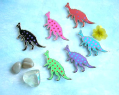 Hand crafted enamel fashion pin in dotted dinosaur design, great jewelry gift wholesale collection f