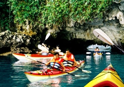 Fantastic kayaking and cruise - Kayaking Halong Bay 3 days