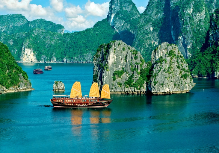 Indochina sails Hot Deals for Vietnam residents and Expatriates
