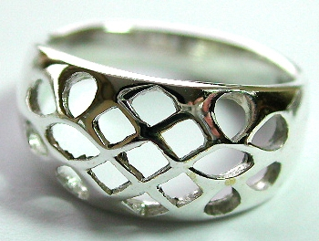 Handcrafted jewelry manufacturer supply sterling silver ring with carved-out pattern decor