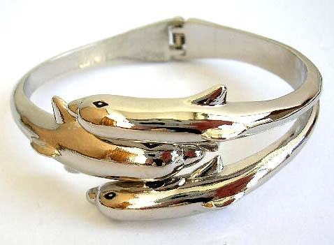 Fashion bangle bracelet with triple dolphin pattern