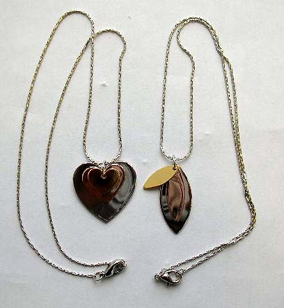 Fashion chain necklace with multi heart love or olive shape pendant decor at center