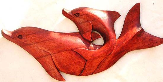 Wholesale wall decor and wall hanging gift.Tropical hard wood dolphin mom and kid abstract carving w