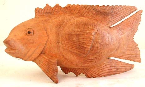 Bali handicrafts wholesaler wholesale tropical hard wood made of swimming fish tabletop decorative s
